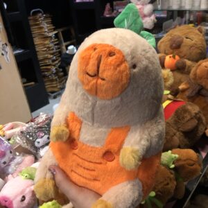 Peluche capybara carpincho zanahoria 35cm