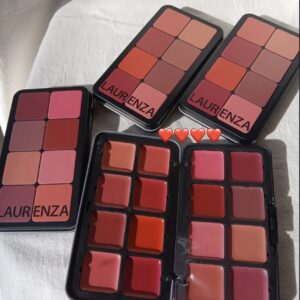 Paleta de rubores en crema 16 tonos Laurenza
