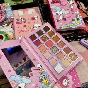 Paleta de sombras 18 tonos Snoopy Cute
